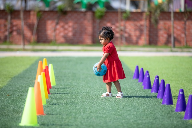 世体：阿隆索回归获利物浦球迷热烈欢迎，阿诺德却遭嘘声相待