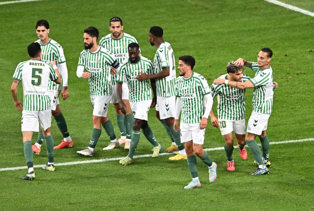 博主：梅州客家边后卫茹子楠将加盟北京国安